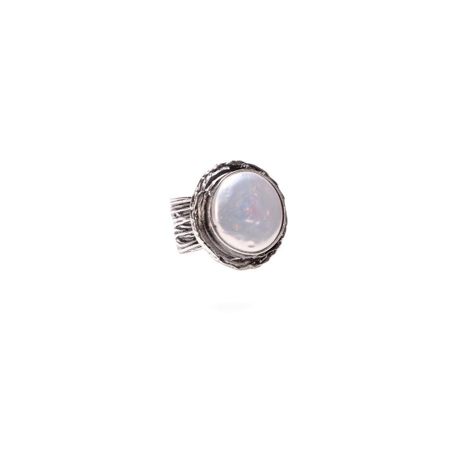 Grand Mother of Pearl Round Ring